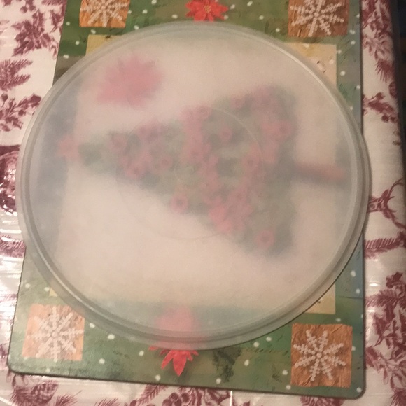 12 inch Round Divided Tupperware Bowl - Picture 5 of 12